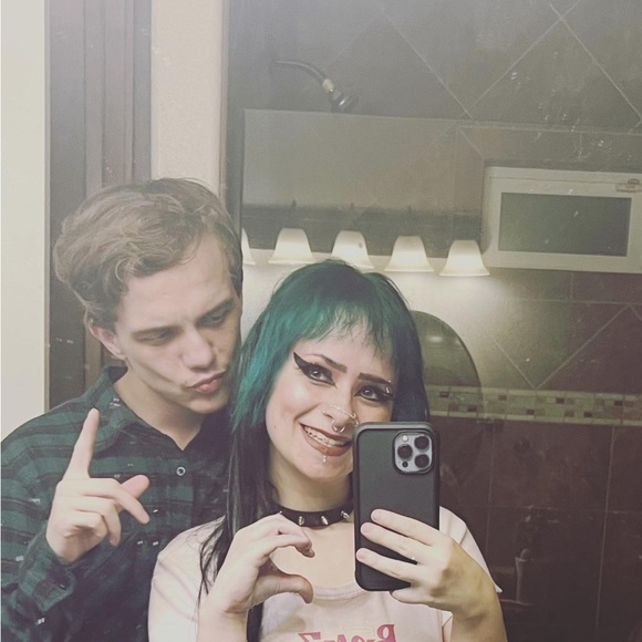 Hello darlings and welcome to my closet. - Picture 6 of 6